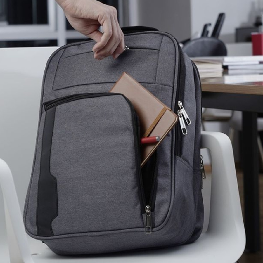 MOCHILA DE 4 COMPARTIMIMENTOS CON ESPACIO PARA LAPTOP MAX DE 16 PULGADAS ORGANIZADOR INTERNO. F049